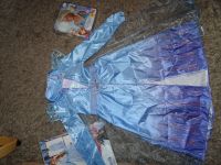 Disney Frozen Deluxe Elsa Kostüm/Kleid/ Umhang/Perücke Gr.128 NEU Bayern - Schirmitz Vorschau