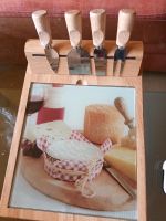 Verkaufe mein Käsebrett , mit Käsegabel und Messern. München - Ramersdorf-Perlach Vorschau