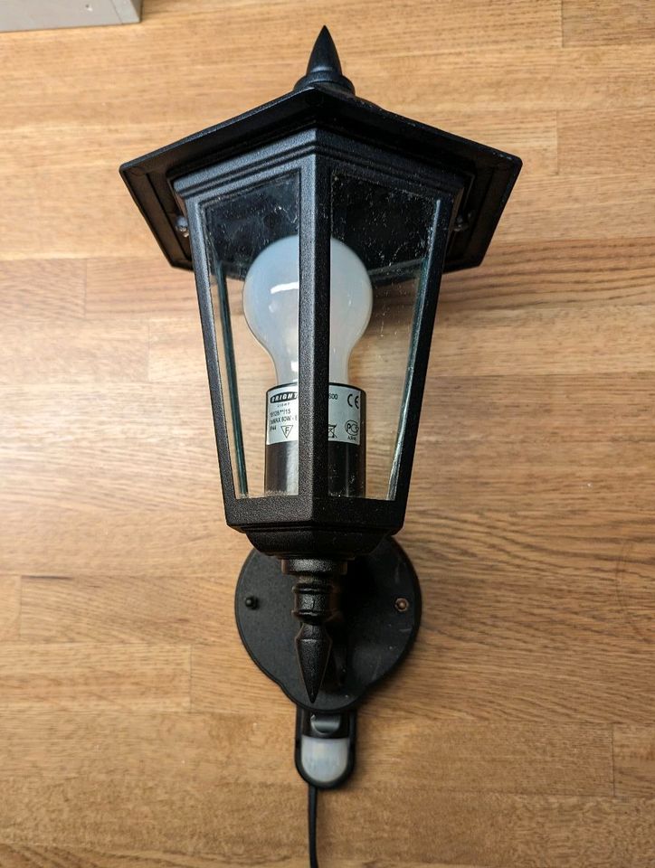 Außenlampe mit Bewegungsmelder in Hamburg