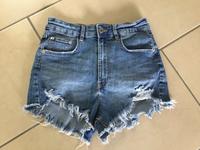 Zara Jeansshorts Gr. 34 Hessen - Altenstadt Vorschau