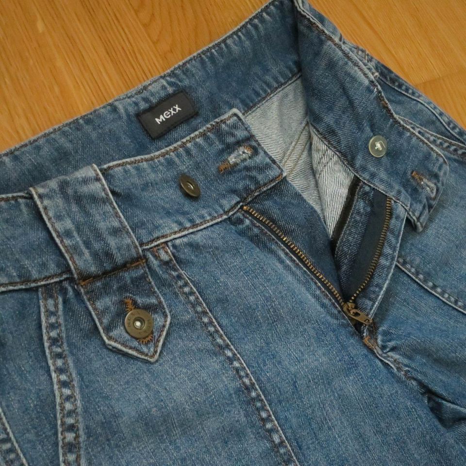 MEXX Jeans (Gr. 36) cropped in Düsseldorf