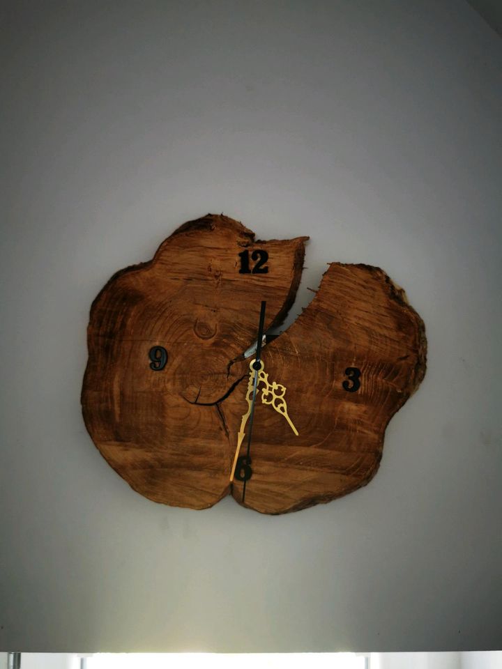 Kirschbaum Uhr in Detmold