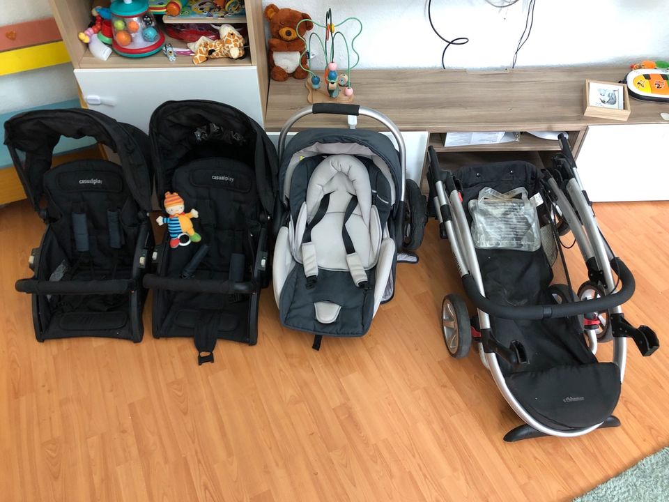 Kinderwagen 2 Kinder Babyschale Kindersitz in Nürnberg (Mittelfr)