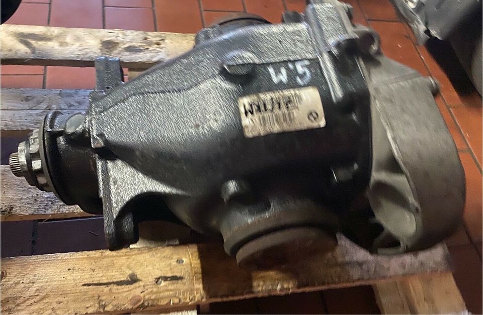 BMW E82 E88 E92 E93 Differential 2.56 Hinterachsgetriebe 135i 335 in Heinsberg