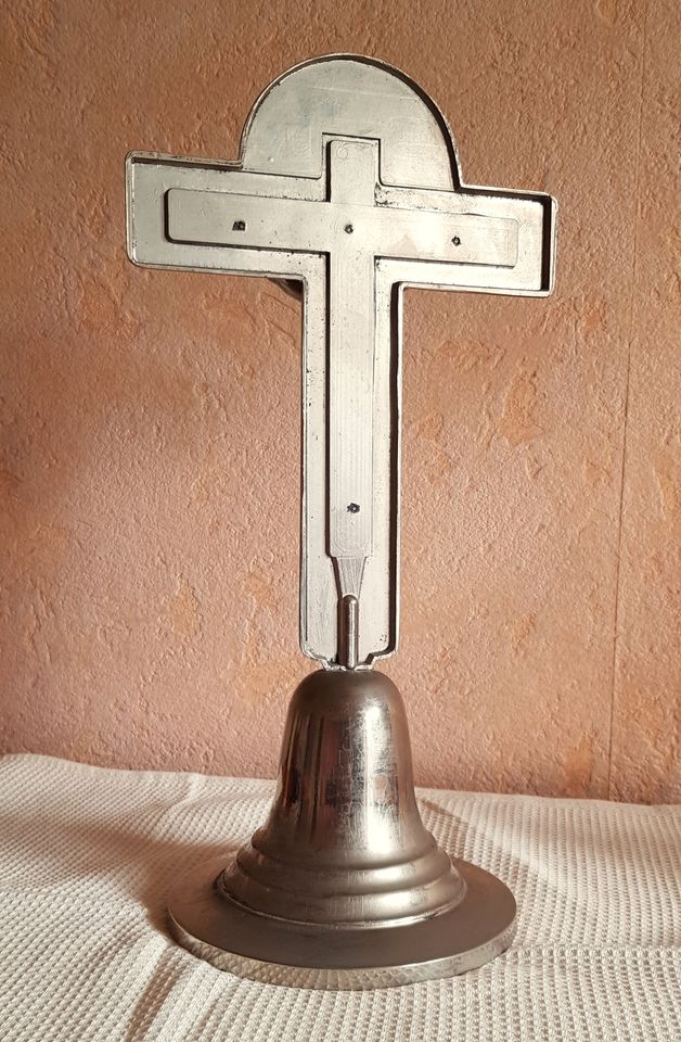 Altes Standkreuz Metall Verchromt in Wadgassen