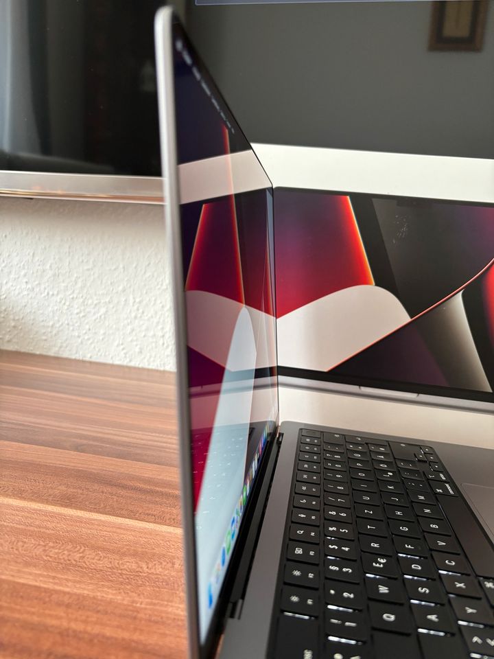 19% MwSt. HÄNDLER | Apple MacBook Pro 2021 14" M1Pro 1TB 16GPU in Krefeld