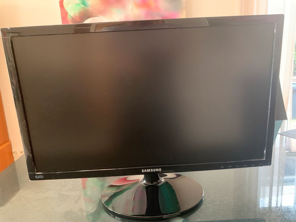 Samsung 24-Zoll Monitor in Waltrop