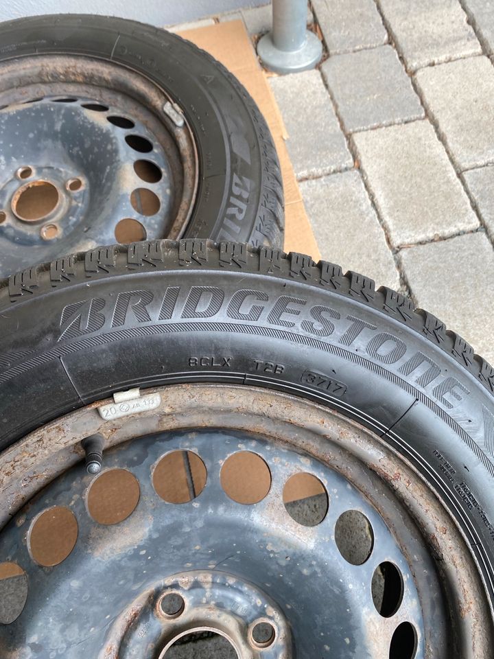 4 Winterreifen 185/65R15 88T gebraucht, mit Stahlfelgen in Leun