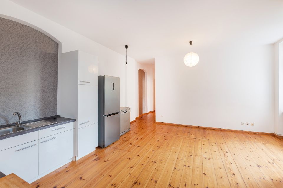Ruhig gelegene schöne Wohnung in zentraler Lage mit Küche, Balkon und Stellplatz! in Berlin