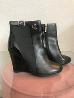 Armani Stiefeletten Gr.36 schwarz Lack/Leder Frankfurt am Main - Nordend Vorschau