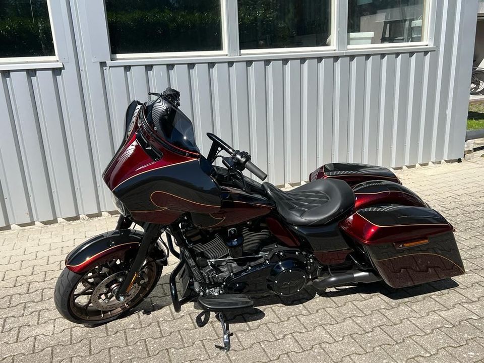 Harley-Davidson Street Glide st in Salem