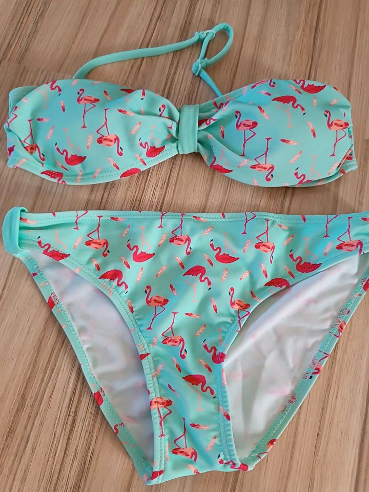 Mädchen Bikini türkis Flamingos Gr. 134 / 140. Ungetragen in Neumünster
