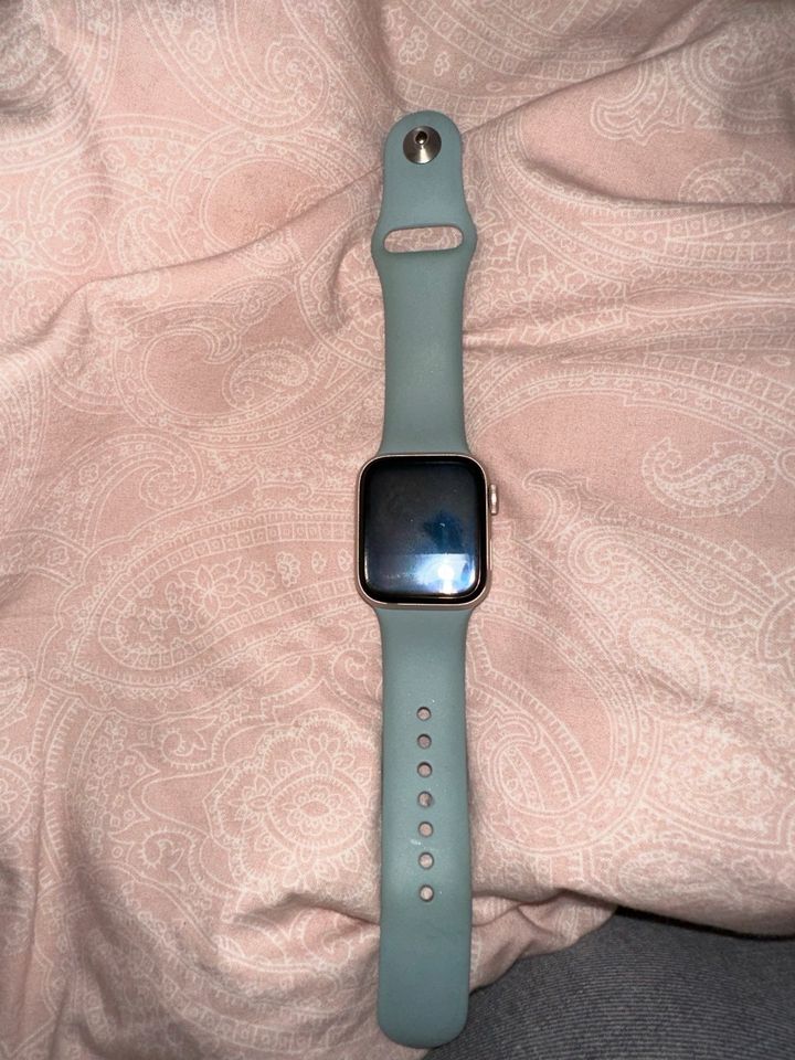 Apple Watch SE in Pewsum