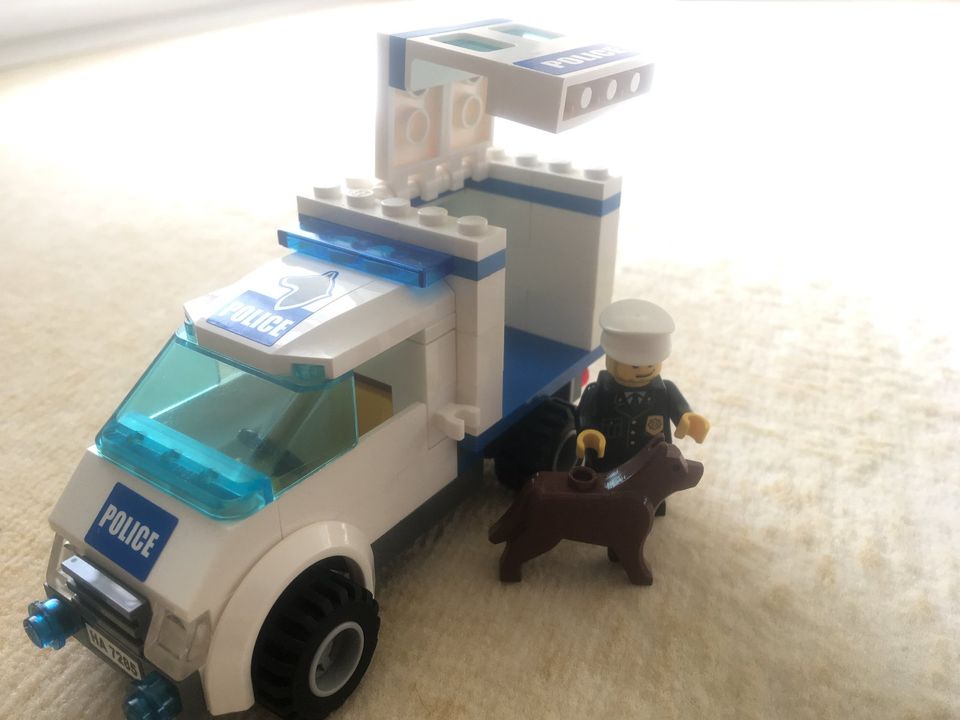 Lego älteres Polizeiauto in Dresden