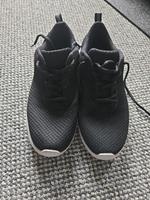 Sportschuhe/Hallenschuhe, schwarz Größe 43 Bremen - Vegesack Vorschau
