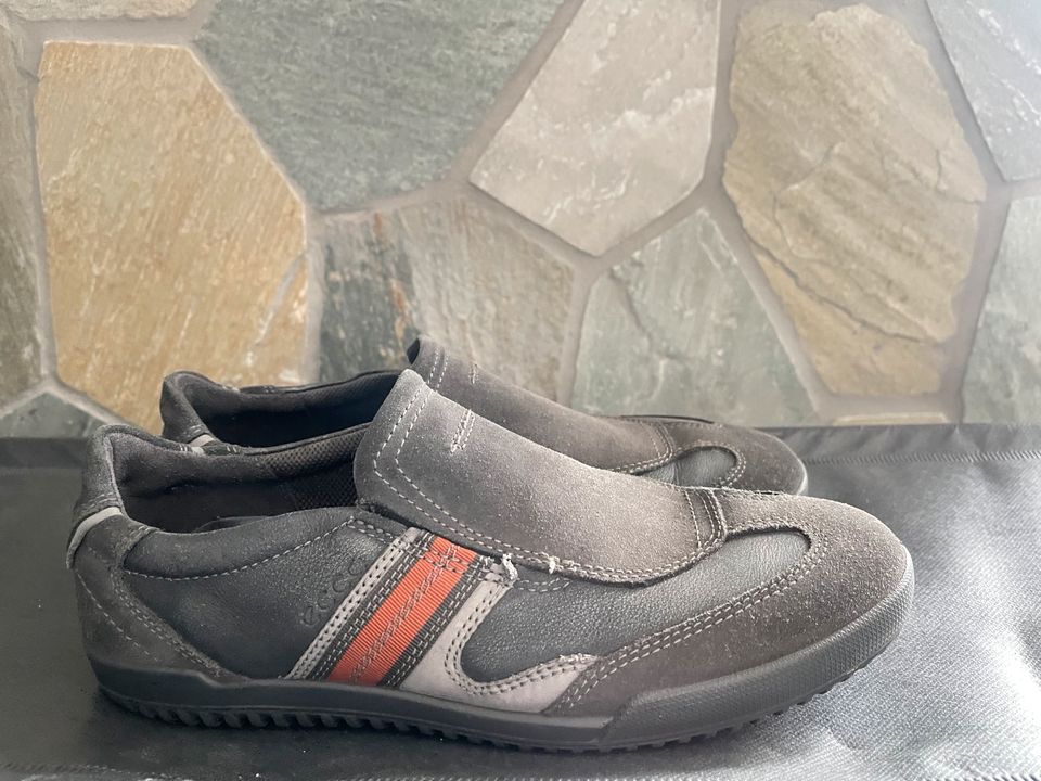 Ecco Schuhe Sneaker Gr. 42 echt Leder in Bergisch Gladbach