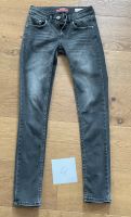 vingino superskinny Mädchen-Jeans Gr 152, grau, Zust. sehr gut Hamburg-Nord - Hamburg Winterhude Vorschau