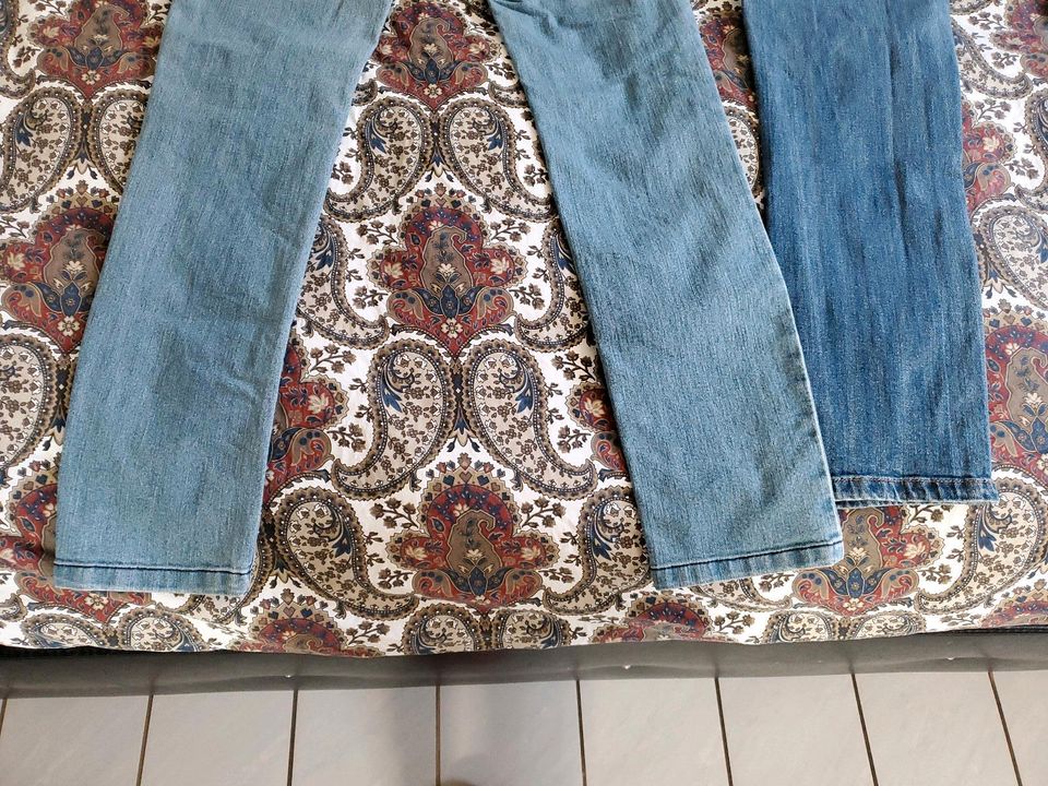 Arizona Jeans Damen 36 in Hungen