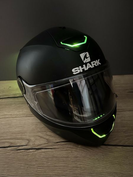 Shark Motorradhelm mit LED Licht in Berlin - Treptow | Motorradbekleidung |  eBay Kleinanzeigen ist jetzt Kleinanzeigen