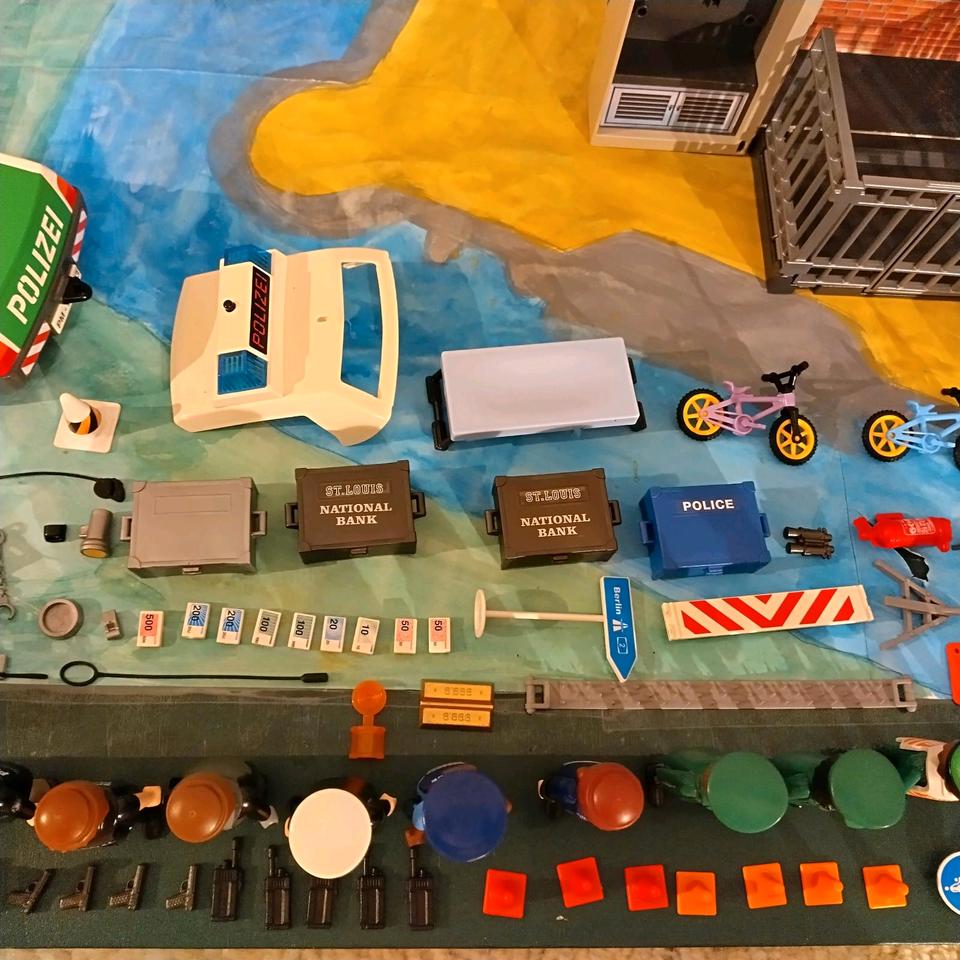 Playmobil tragbare Polizeistation, Tresor,Verkehrsschule, Rettung in Wiesbaden