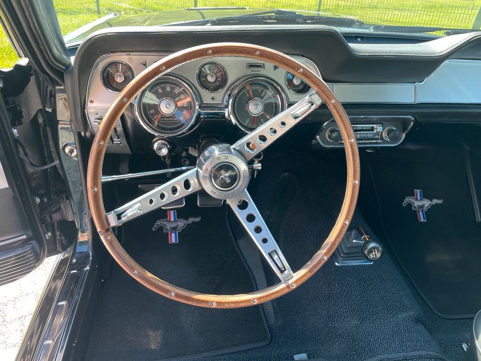 Ford Mustang Fastback 1967 - Vollrestauration, makelloser Zustand in Callenberg b Hohenstein-Ernstthal