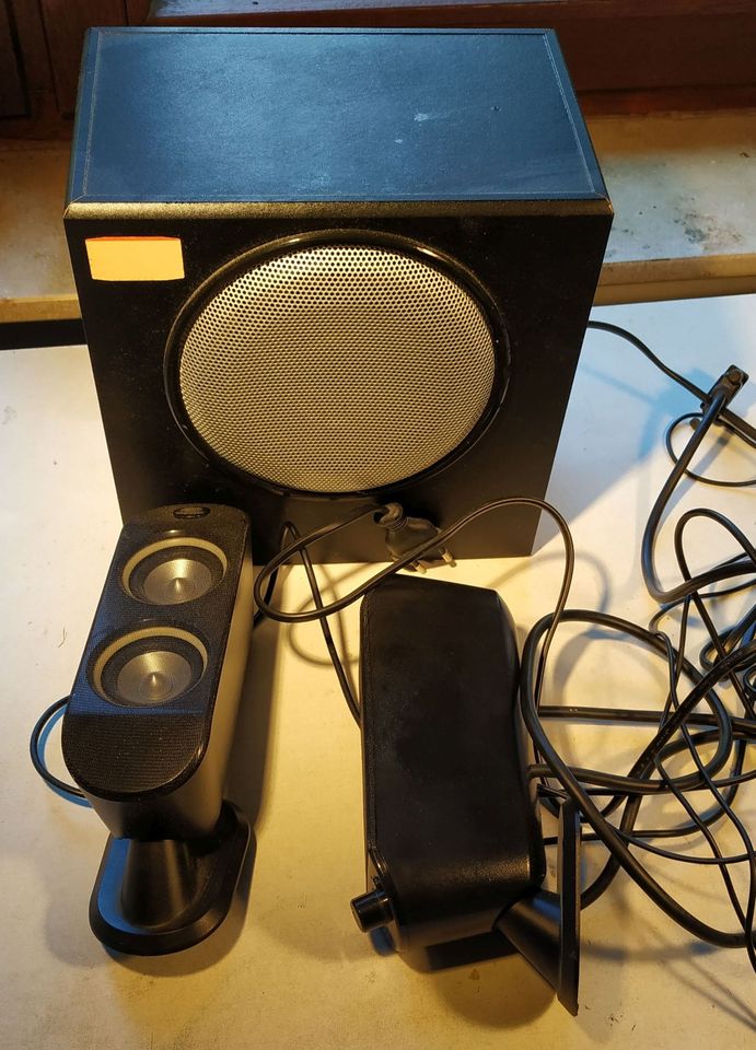 Logitech X-230 Lautsprecher mit Subwoofer 2.1 in Bremen