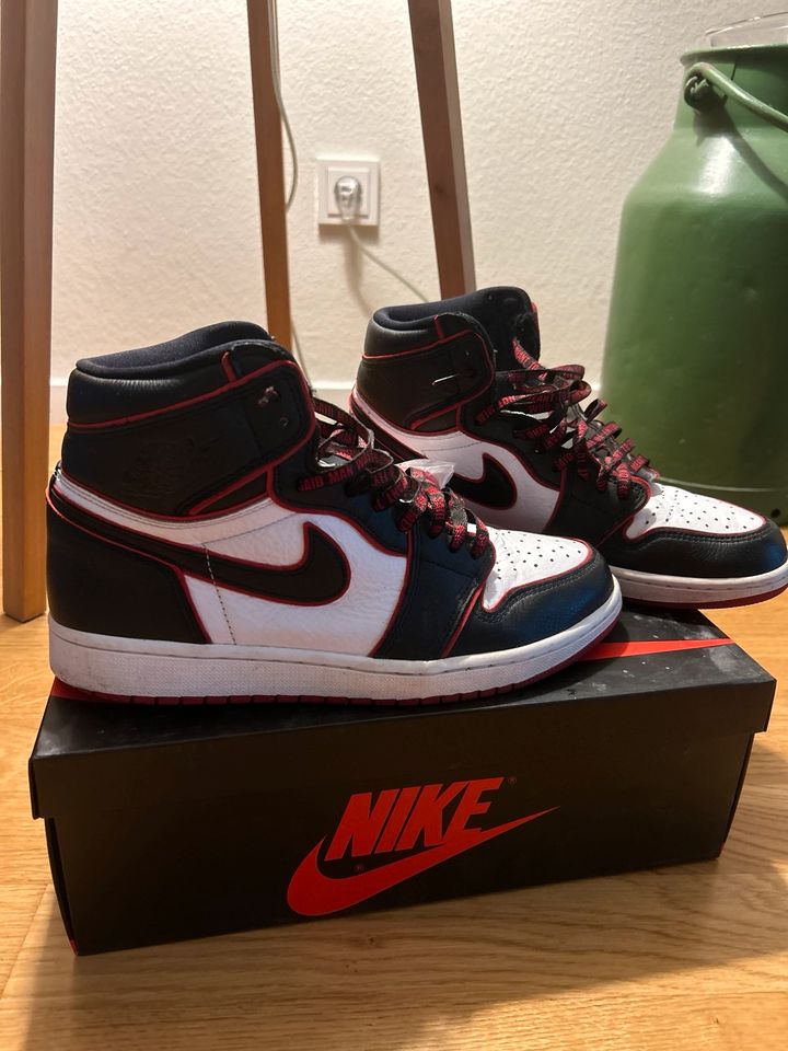 Jordan 1 Retro High Bloodline in Pulheim