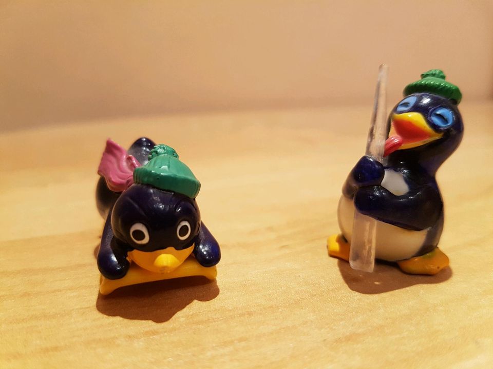 Ü Ei Figuren Pinguinkinder beim Winterspaß v "Ferrero" in Mittweida