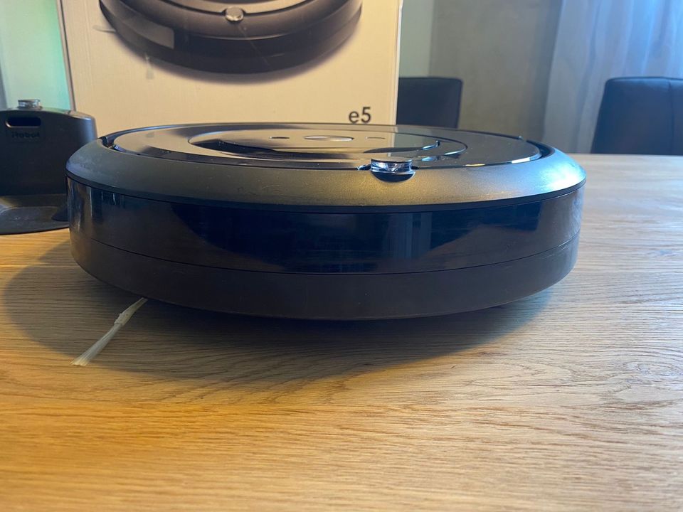 iRobot Roomba e5 mit OVP - Saugroboter in Siegen