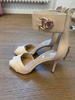 Sandaletten von Guess, Größe 37, neu München - Bogenhausen Vorschau