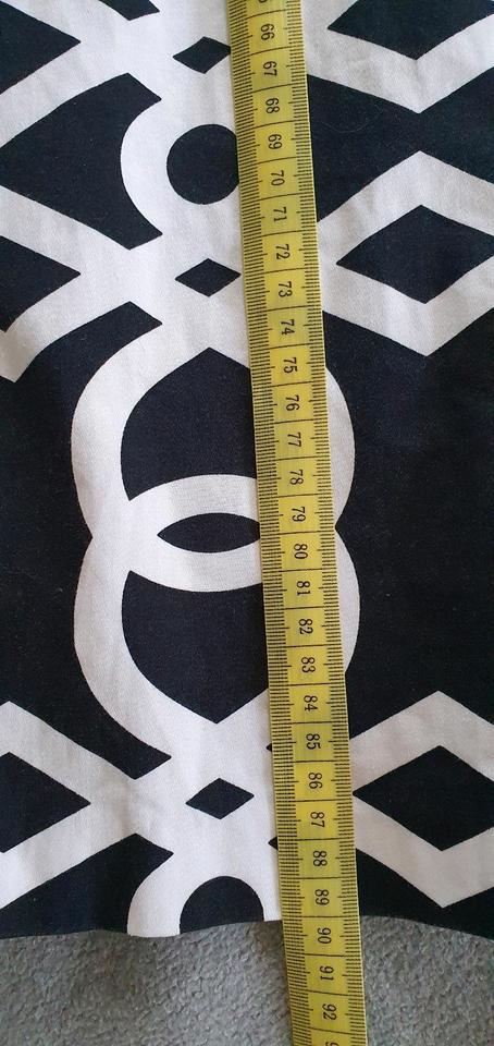 Superschönes Kleid Etuikleid Gr. 36 Benetton schwarz weiß in Fürth