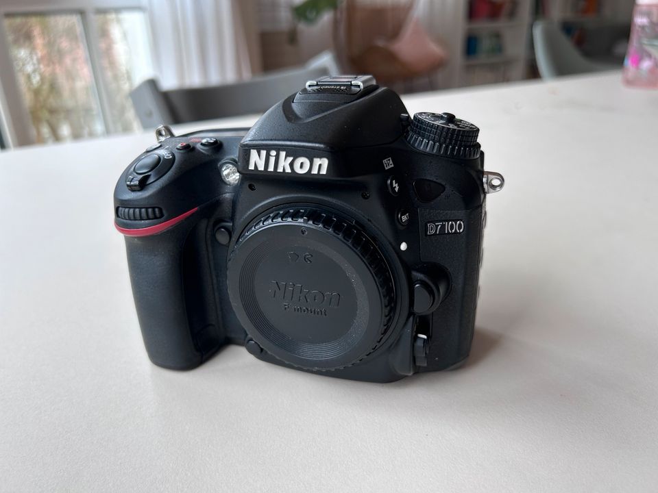 Nikon DSLR d7100 Body / Digitale Spiegelreflexkamera in München