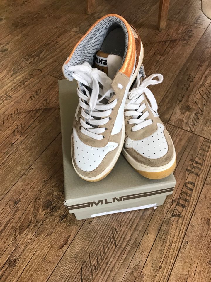 Meline Sneaker gr 38 in Hessisch Oldendorf