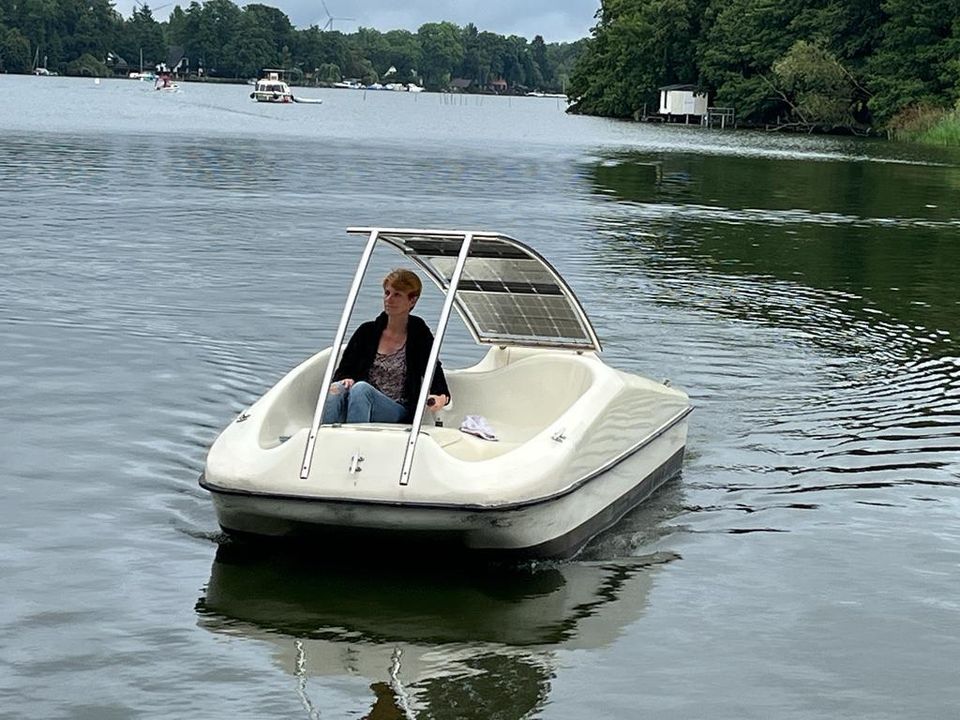 Boot Solarboot Elektroboot Sol 10 Wassertreter Freizeitboot Solar in Königs Wusterhausen