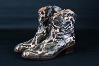 Coole Cowboystiefel in Reptiloptik Hessen - Eppertshausen Vorschau