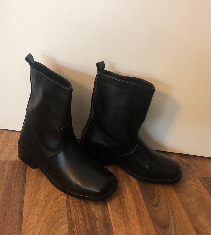 ❤️ Stiefel Boots Stiefeletten schwarz NEU 38 Halbstiefel ❤️ in Berlin