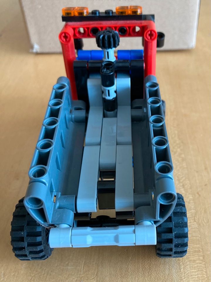 Lego Technik Kipplaster aus dem 2in1Set 42084 in Altenstadt