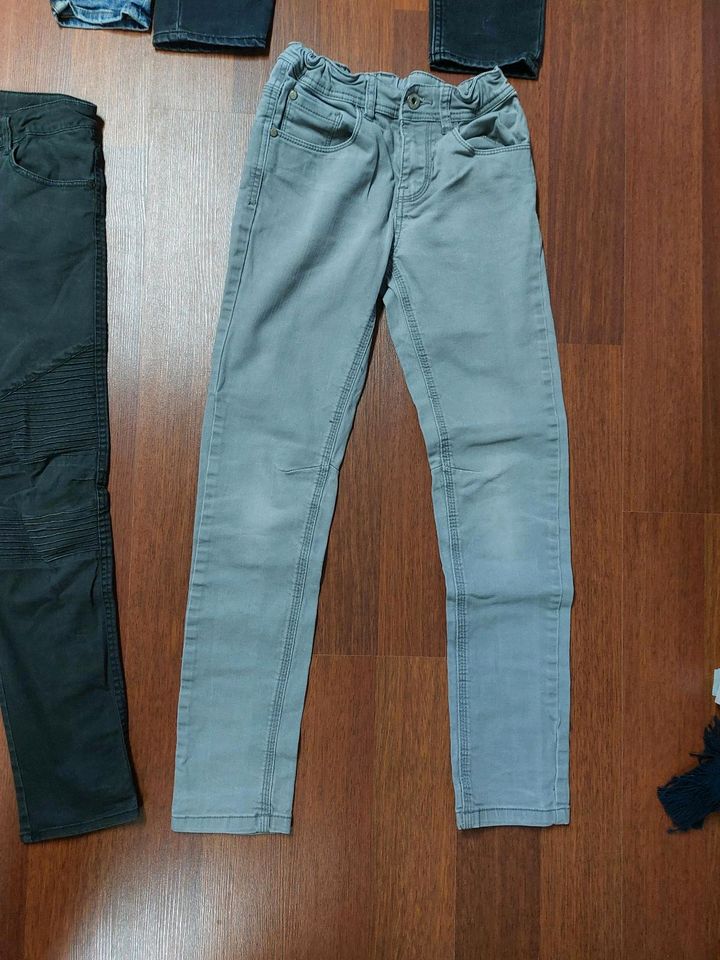 Jeans Hosen H&M Zara Boys 152 in Ottensoos