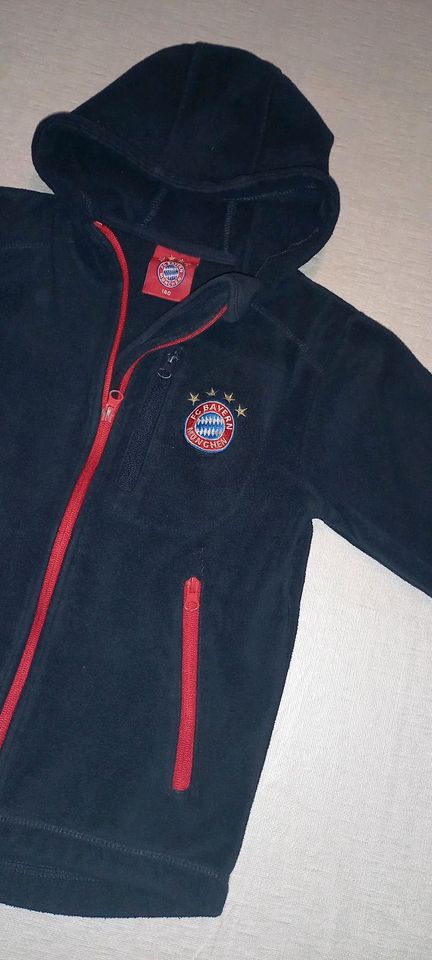 Fc Bayern Strickjacke Gr.140 in Sondershausen