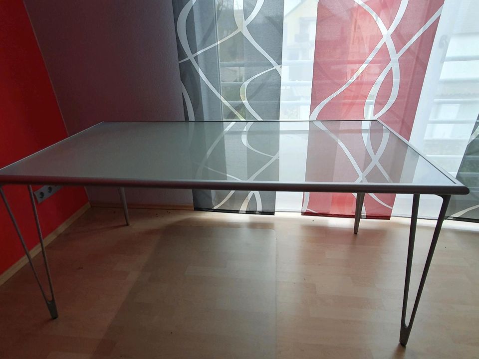 Ikea Schreibtisch 1,60 x 80 cm in Linkenheim-Hochstetten