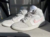 Nike Air Jordan 1 Retro Mid Se wmns Gr. 36,5 Neu Bayern - Neufahrn Vorschau