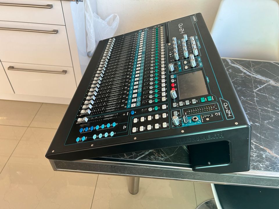 Allen & Heath qu24 in Herzfelde