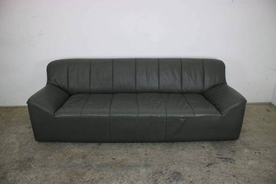 COR Neckleder Sofa Liege Dreisitzer Dunkelgrün/Braun Couch 60er in Berlin