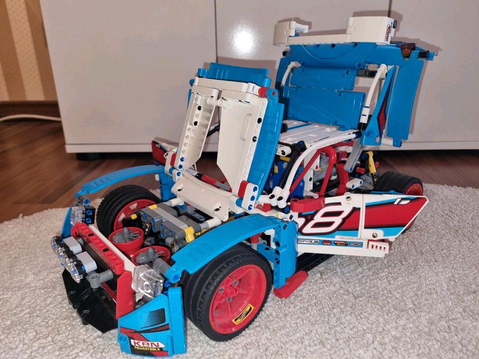 Lego Technic Rallyeauto 42077 in Köln