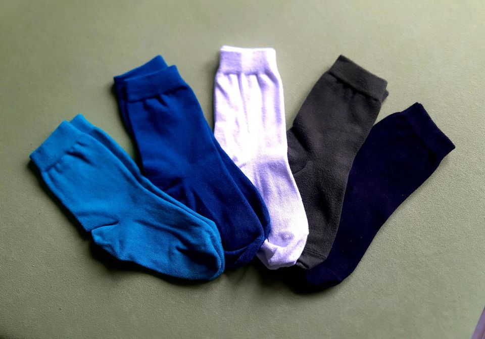 Socken Gr. 31-34 von Yigga in Lebus