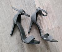 NEU ❤️ CATWALK High Heels 40 silber Glitzer Riemchen Sandalette Thüringen - Erfurt Vorschau
