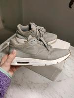 Nike Air Max Gr. 38,5 grau Niedersachsen - Einbeck Vorschau
