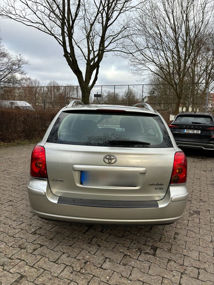 Toyota Avensis in Hamburg