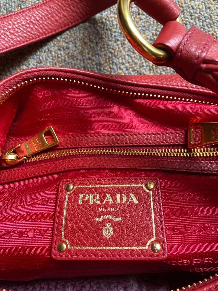 Original Prada Handtasche in Bielefeld