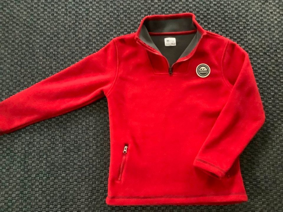 ♦️ Fleece Pulli in einem schönen Rot ♦️ in Hahnheim